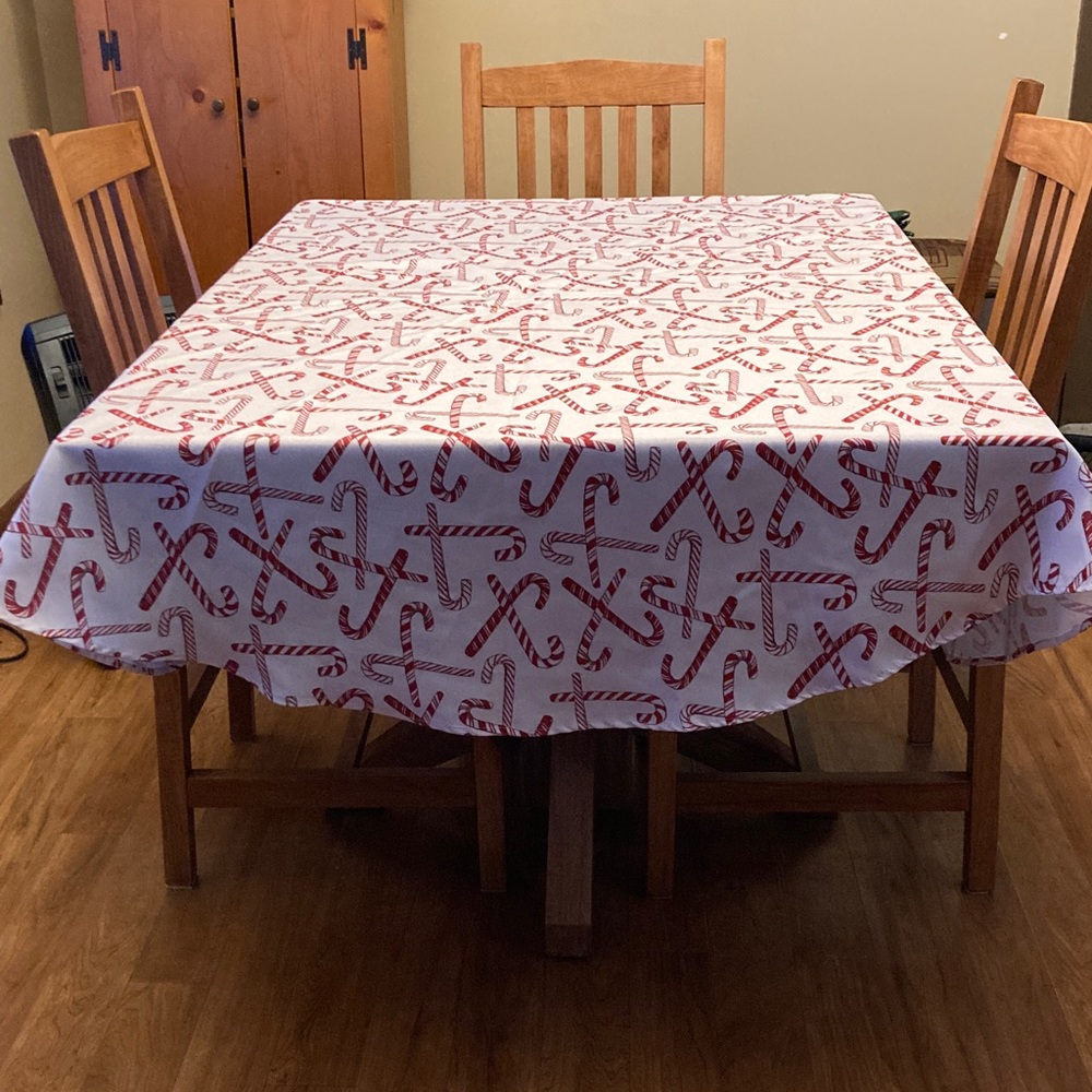 Candy Cane Patterned Tablecloth Round